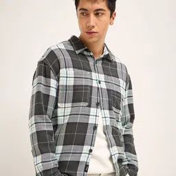 THE BEAR HOUSE Men Spread Collar Checked Cotton Relaxed Fit Casual Shirt-image-7