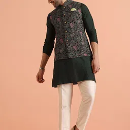 KISAH Men Regular Kurta with Trousers-17