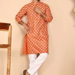 Men Ethnic Motifs Printed Kurta with Pyjama-2