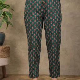 Aramya Floral Printed Straight-Fit Soft Cotton Mid-Rise Trousers-picture-17