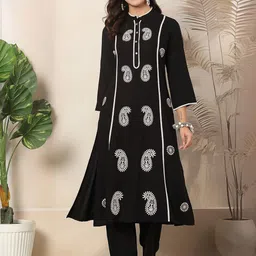 Nayam By Lakshita Paisley Embroidered Thread Work A-Line Kurta With Trousers-41