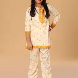 The Mini Trunk Girls Abstract Printed Round Neck Kurta With Trousers-image-24