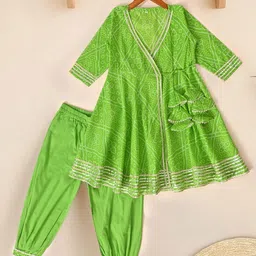 THE WEAVERS SHOP BY RAAVI Girls Floral Printed Angrakha Gotta Patti Pure Cotton Kurti with Trousers-image-14