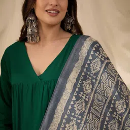 InWeave Women Regular Kurta with Palazzos & With Dupatta image 5