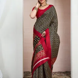 KALINI Abstract Printed Saree With Blouse Piece image 4