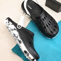 ONSOLE Men Clogs-image-3