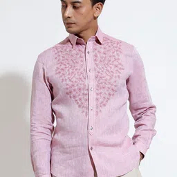 VIVEK KARUNAKARAN Men Cutaway Collar Floral Printed Linen Slim Fit Casual Shirt-image-22