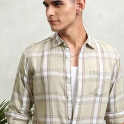 HIGHLANDER Men Cutaway Collar Checked Cotton Casual Shirt-image-23