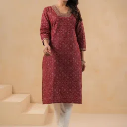 Span Women Floral Embroidered Regular Pure Silk Kurta with Trousers-29