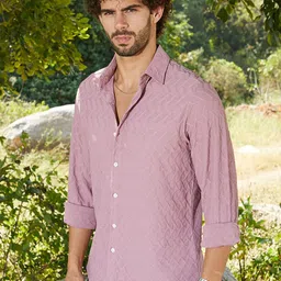 Campus Sutra Men Comfort Fit Spread Collar Textured Casual Shirt-picture-44