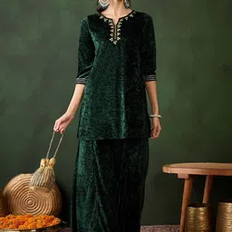 Sangria Ethnic Motifs Yoke Design Thread Work Velvet Straight Kurta With Sarara-2