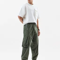 Snitch Men Dark Green Mid-Rise Loose Fit Cargo Pants-image-109