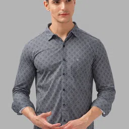 BULLMER Men Spread Collar Abstract Printed Cotton Casual Shirt-picture-7