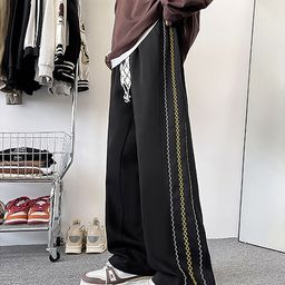 StyleCast x Revolte Men Solid Easy Wash Pleated Chinos Trousers-picture-0