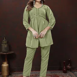 DIVASTRI Women Floral Printed Regular Gotta Patti Pure Cotton Top with Trousers-image-98