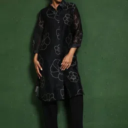 Varanga Women Bandhani Printed Kurta with Trousers-image-5
