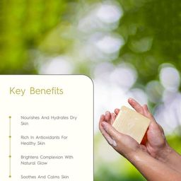 Khadi Traditional Set Of 2 Honey Vanilla & Musk Soap - 110 g Each image 3