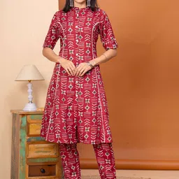 HEARTLOOM Ethnic Motifs Printed Panelled Kurta With Trousers-picture-12