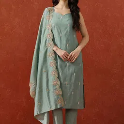 QSH Floral Embroidered Sweetheart Neck Straight Kurta With Trousers & Dupatta-picture-15