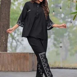 MITTOO Printed Mandarin Collar Tunic With Trouser image 3