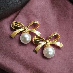 DressBerry Gold-Plated Pearls Beaded Contemporary Studs-51
