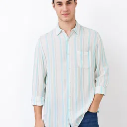 SPYKAR Men Slim Fit Spread Collar Vertical Striped Casual Shirt-picture-24