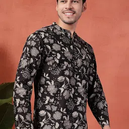 Sangria Men Floral Printed Mandarin Collar Kurta-image-33