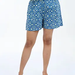 30 Looks Women Printed Shorts-image-80