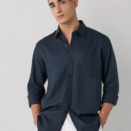 Red Flame Men Solid Spread Collar Casual Shirt-image-70