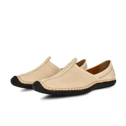 Big Boon Men Lightweight Ethnic Textured Mojaris-image-42