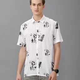 Voi Jeans Men Relaxed Opaque Printed Casual Shirt-image-29