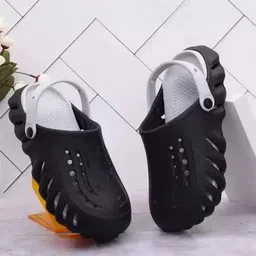 DRACKFOOT Men Self Design Clogs image 5