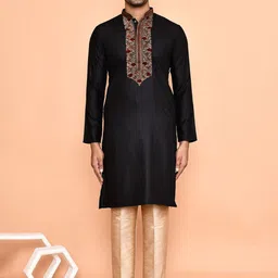 Arihant Rai Sinha Men Floral Embroidered Regular Thread Work Kurta with Pyjamas-picture-48