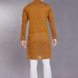 DIVISIVE Men Striped Thread Work Kurta image 5