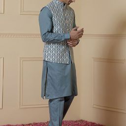 Satwaa Men Regular Thread Work Kurta with Trousers image 4