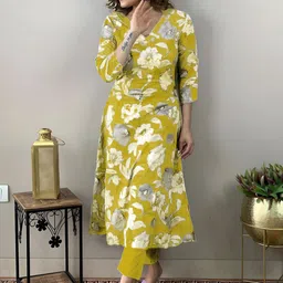 Anni Designer Floral Printed V-Neck Regular Straight Kurta with Trousers-image-96