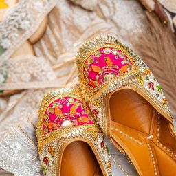 NR By Nidhi Rathi Women Embellished Ethnic Mojaris with Embroidered Flats-10