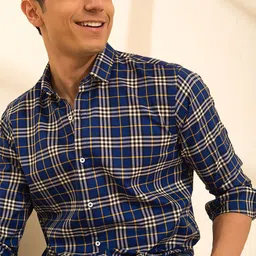 Mculine Checked Long Sleeves Cotton Shirt-image-77