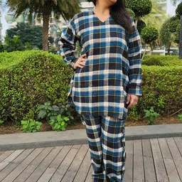 Freesia Array Women Checked Night suit-image-22