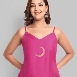 Mera Rang Women Embroidered V-Neck Crop Top-image-83