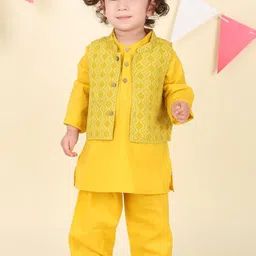 Fabindia Boys Mandarin Collar Straight Kurta With Trousers-43