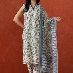 QSH Women Floral Printed Regular Kurta with Trousers & Dupatta-picture-14