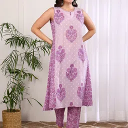 YASH GALLERY Women Floral Printed Regular Pure Cotton Kurta with Trousers & With Dupatta-20