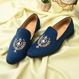House of Pataudi Men Woven Design Embellished Velvet Casual Loafers-18