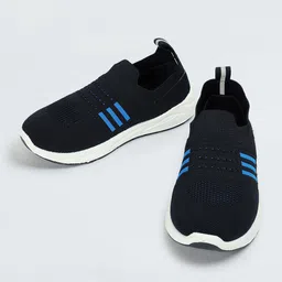 max Boys Running Shoes image 2
