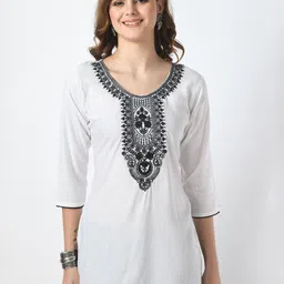 LIBOZA Floral Embroidered Chikankari Chikankari Kurti-image-54