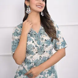 Meena Bazaar Floral Printed V Neck Thread Work Kurta With Trousers & Dupatta image 4