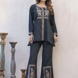 AUTUMN LANE Tashvika Marine Embroidered Top With Trousers Co-Ords-picture-32