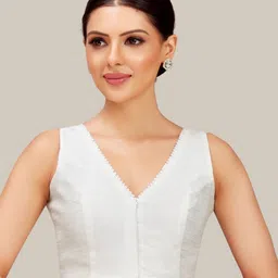 Studio Shringaar V-Neck Padded Saree Blouse-image-22