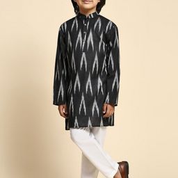 YK Boys Ethnic Motifs Printed Regular Pure Cotton Kurta with Pyjamas-11
